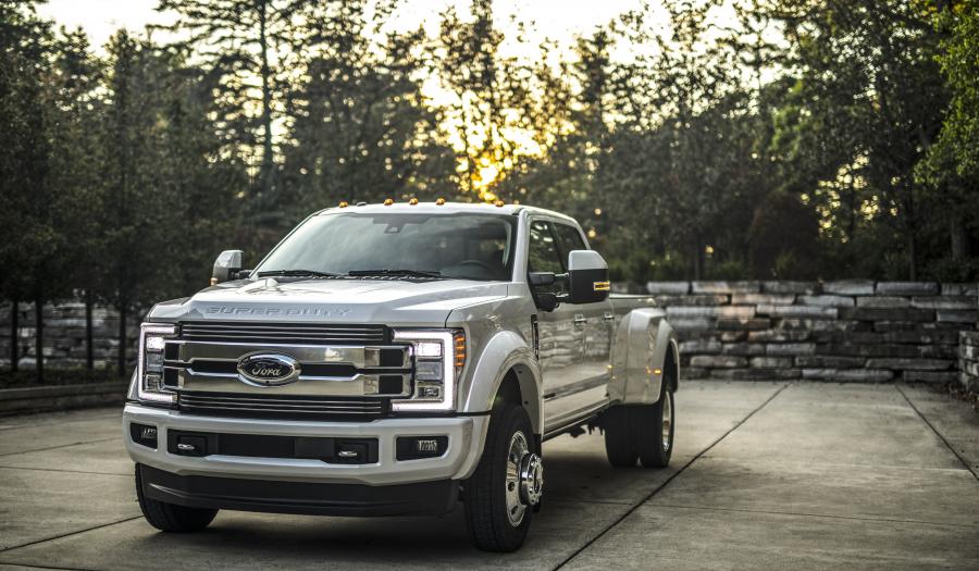 Ford F-450 Limited Super Duty 2017 года  (фото 3 из 16)